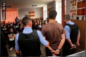 В беларуской школе устраивают шоу с наручниками